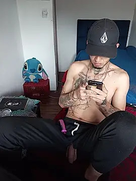 Snapshot of Tattoboy19cm chatting on 03/09/26, 04:55 Tattoboy19cm online show from 03/09/26, 04:55