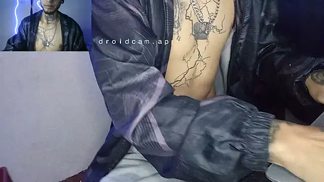 Snapshot of Tattoboy19cm chatting on 03/26/26, 04:40 Tattoboy19cm online show from 03/26/26, 04:40