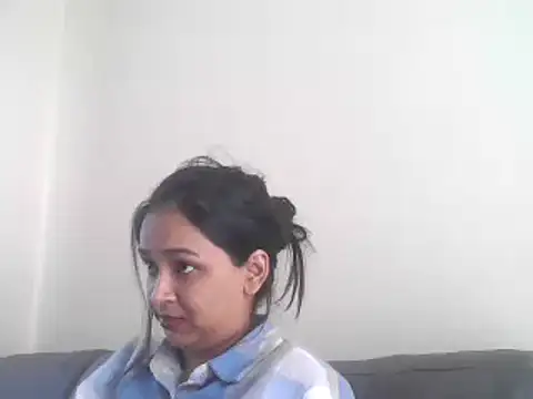 cute indianxo online show from 10/06/25, 11:40