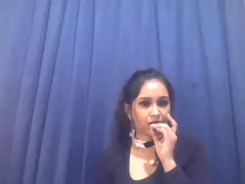 cute indianxo online show from 10/17/25, 05:15
