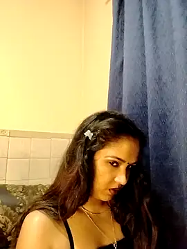 cute indianxo online show from 04/13/26, 08:25