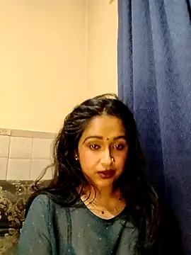 cute indianxo online show from 04/25/26, 08:06