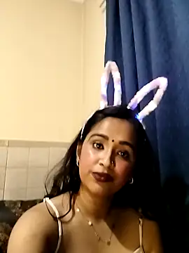 cute indianxo online show from 04/30/26, 05:52