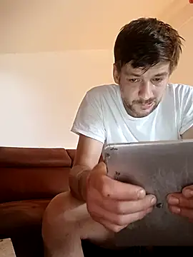 Snapshot of a7ex chatting on 09/13/25, 10:15 a7ex online show from 09/13/25, 10:15