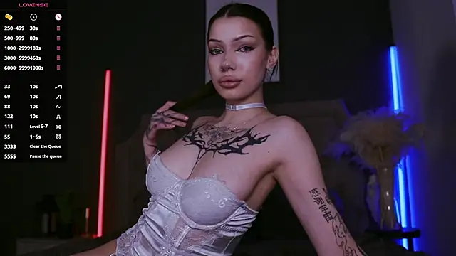 MiuMiuSasha online show from 10/04/25, 08:40