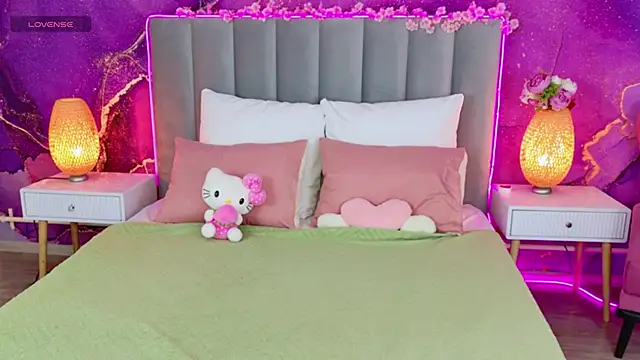 Snapshot of Ketrin_Jones chatting on 09/25/25, 05:00 Ketrin Jones online show from 09/25/25, 05:00