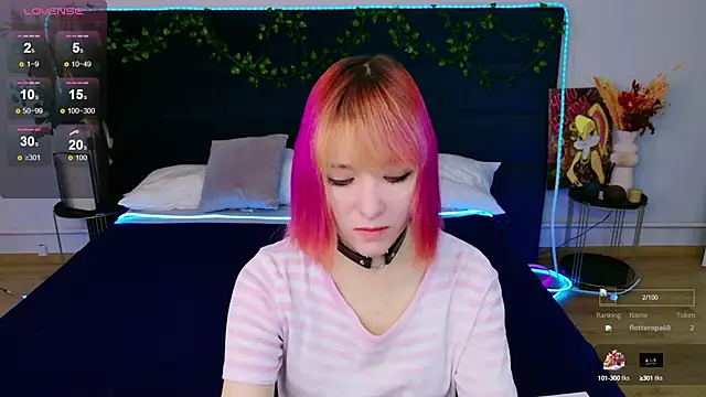 Snapshot of Ketrin_Jones chatting on 09/29/25, 05:12 Ketrin Jones online show from 09/29/25, 05:12