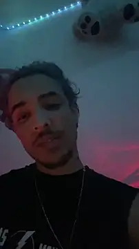 Snapshot of luluycoco chatting on 10/24/25, 07:49 luluycoco online show from 10/24/25, 07:49