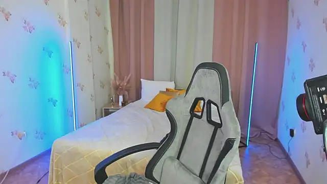  Shy Jenny  online show from 06/04/26, 02:06