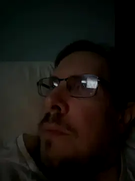 Snapshot of JJG327 chatting on 11/04/25, 05:06 JJG327 online show from 11/04/25, 05:06