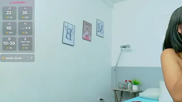 cutepetitee online show from 09/29/25, 07:19