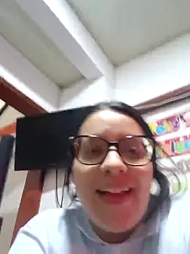 Snapshot of Vanesitacooper chatting on 10/15/25, 09:26 Vanesitacooper online show from 10/15/25, 09:26