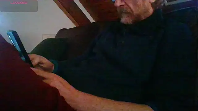 Snapshot of Vrenico-SC chatting on 02/17/26, 02:35 Vrenico-SC online show from 02/17/26, 02:35