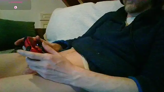 Snapshot of Vrenico-SC chatting on 02/27/26, 02:11 Vrenico-SC online show from 02/27/26, 02:11