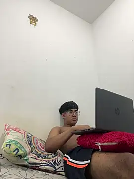 Snapshot of methme chatting on 03/23/26, 01:37 methme online show from 03/23/26, 01:37