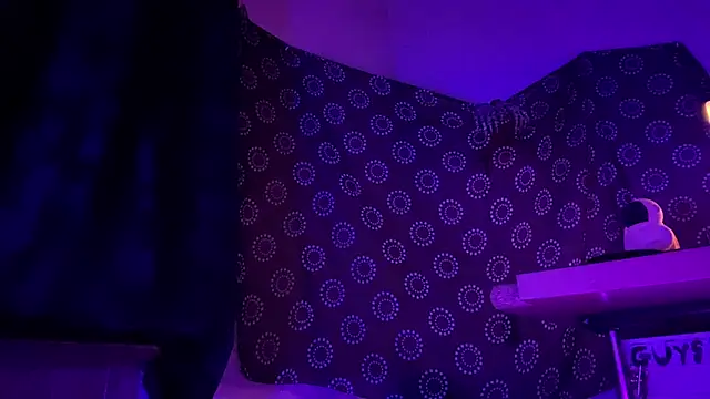 Snapshot of DjDiCKmannOnE chatting on 02/25/26, 11:14 DjDiCKmannOnE online show from 02/25/26, 11:14