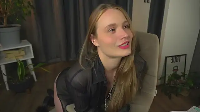 Snapshot of lisa_schiele chatting on 09/14/25, 08:08 lisa schiele online show from 09/14/25, 08:08