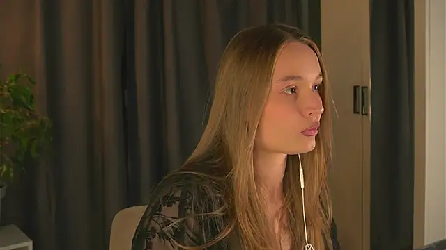 Snapshot of lisa_schiele chatting on 09/26/25, 08:13 lisa schiele online show from 09/26/25, 08:13