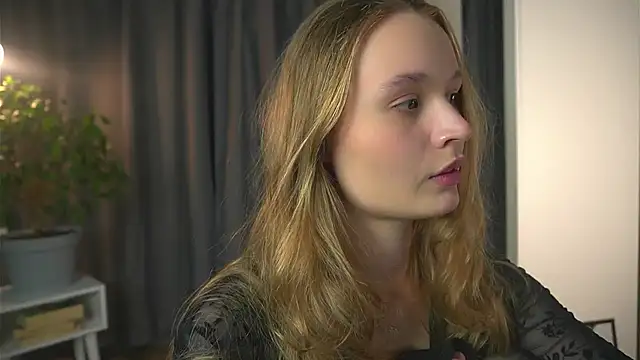 Snapshot of lisa_schiele chatting on 10/09/25, 08:18 lisa schiele online show from 10/09/25, 08:18