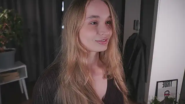 Snapshot of lisa_schiele chatting on 10/24/25, 08:27 lisa schiele online show from 10/24/25, 08:27