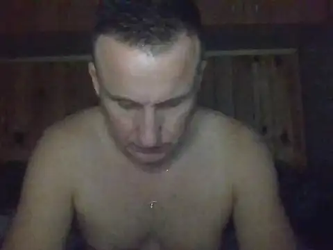 Snapshot of Maksymilian1 chatting on 11/16/25, 04:01 Maksymilian1 online show from 11/16/25, 04:01