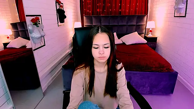 UliaNeer online show from 10/03/25, 05:04