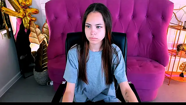 UliaNeer online show from 10/14/25, 05:08