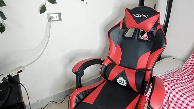 axel rousse2 online show from 11/18/25, 11:15