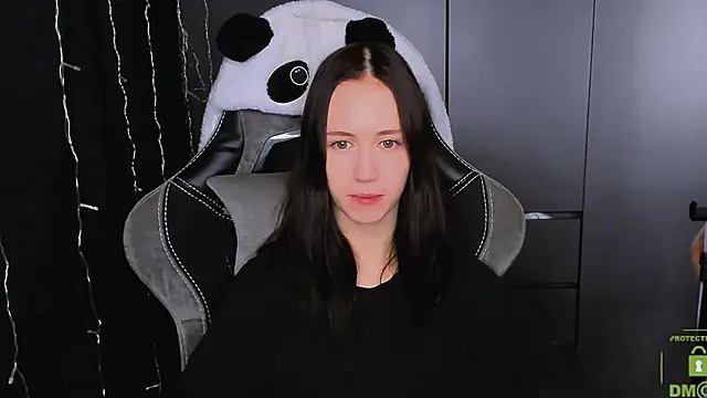 Snapshot of zaebali_ chatting on 11/28/25, 02:25 zaebali online show from 11/28/25, 02:25