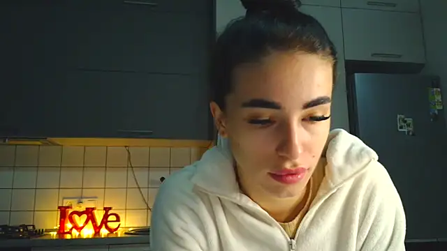 EvaMelnik online show from 10/04/25, 04:27