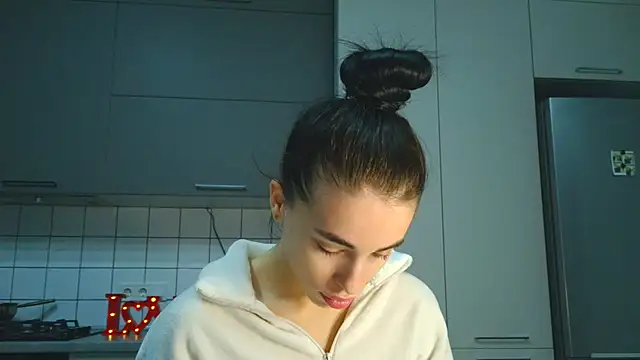 EvaMelnik online show from 11/12/25, 04:18