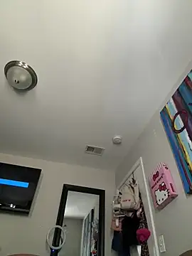 Snapshot of zanaaluvv chatting on 09/15/25, 12:49 zanaaluvv online show from 09/15/25, 12:49