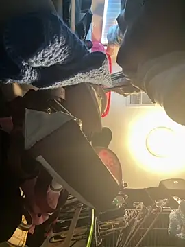 Snapshot of zanaaluvv chatting on 10/15/25, 04:18 zanaaluvv online show from 10/15/25, 04:18