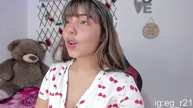 emma grays2 online show from 10/31/25, 05:41