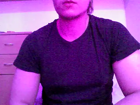 Snapshot of Andyl1 chatting on 02/28/26, 07:04 Andyl1 online show from 02/28/26, 07:04