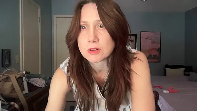 Snapshot of MommyGoddessL chatting on 09/15/25, 04:51 MommyGoddessL online show from 09/15/25, 04:51