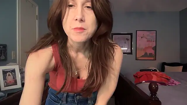 Snapshot of MommyGoddessL chatting on 10/02/25, 01:40 MommyGoddessL online show from 10/02/25, 01:40