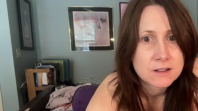 Snapshot of MommyGoddessL chatting on 10/06/25, 02:58 MommyGoddessL online show from 10/06/25, 02:58