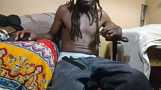 Snapshot of EYEzIAM chatting on 10/12/25, 12:48 EYEzIAM online show from 10/12/25, 12:48