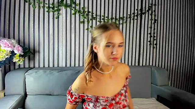 Casey Sweeet online show from 11/06/25, 05:14