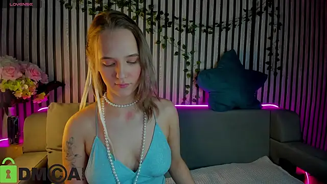 Casey Sweeet online show from 12/17/25, 04:02