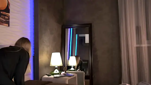 Snapshot of AriWild chatting on 10/07/25, 04:20 AriWild online show from 10/07/25, 04:20