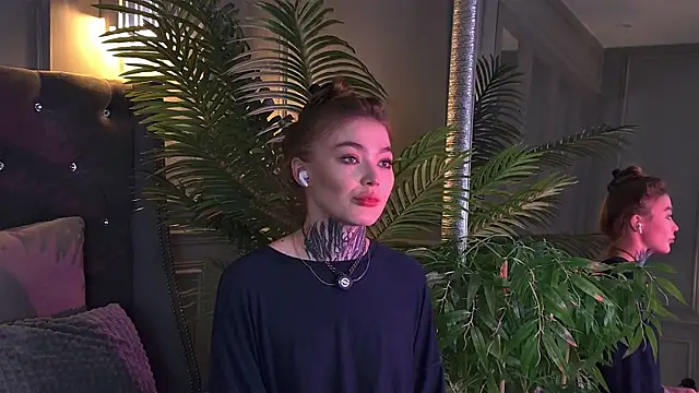 AriWild online show from 05/12/26, 04:20