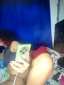 Snapshot of Vale_Nikol21 chatting on 09/15/25, 01:38 Vale Nikol21 online show from 09/15/25, 01:38