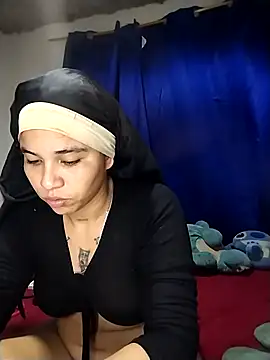 Snapshot of Vale_Nikol21 chatting on 09/29/25, 02:06 Vale Nikol21 online show from 09/29/25, 02:06