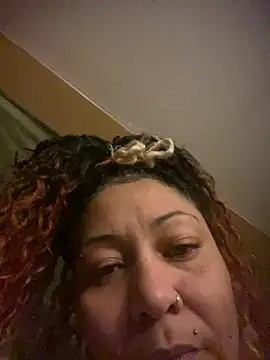 Snapshot of Flossee chatting on 01/18/26, 05:55 Flossee online show from 01/18/26, 05:55