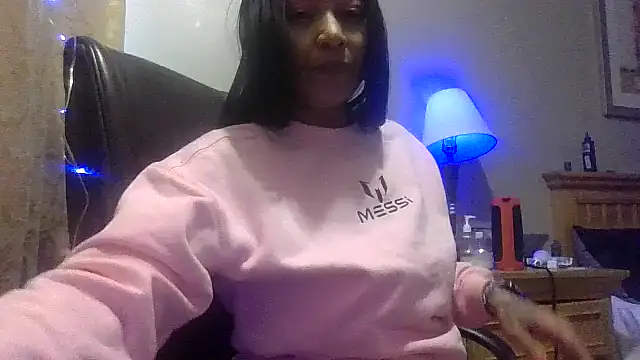 Snapshot of Flossee chatting on 03/02/26, 08:37 Flossee online show from 03/02/26, 08:37