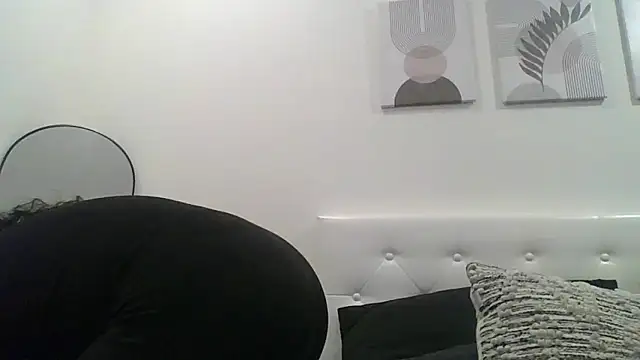 Snapshot of Flossee chatting on 04/21/26, 08:20 Flossee online show from 04/21/26, 08:20