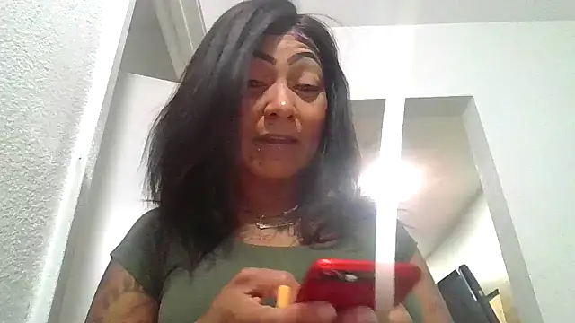 Snapshot of Flossee chatting on 05/11/26, 08:50 Flossee online show from 05/11/26, 08:50