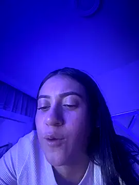 Snapshot of isabela_l chatting on 12/02/25, 01:11 isabela l online show from 12/02/25, 01:11